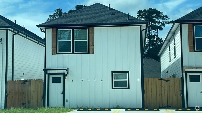 Building Photo - 8218 Bigwood St