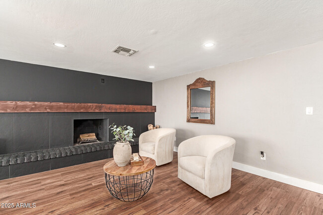 Foto del edificio - 14027 N 32nd St