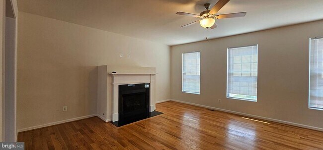Foto del edificio - 114 Brockham Ct