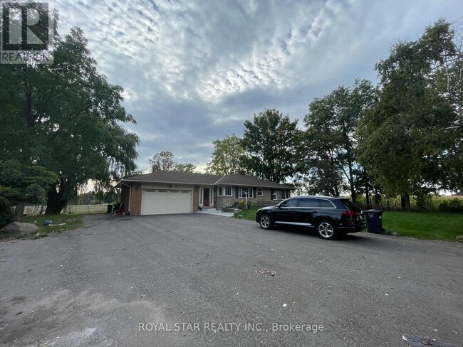 Photo du bâtiment - 12788 McLaughlin Rd