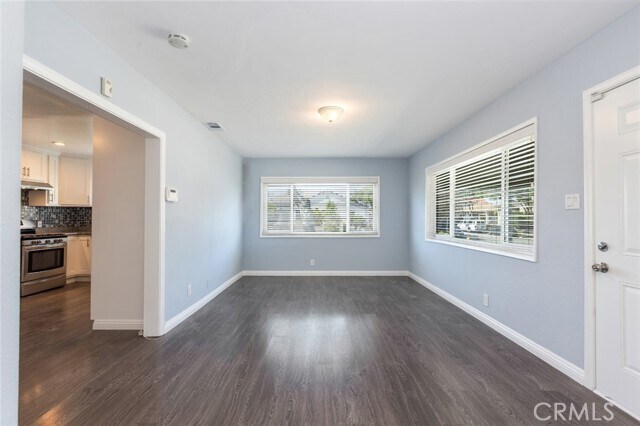 Foto del edificio - 17105 Glenburn Ave
