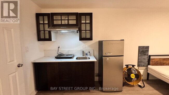 Building Photo - 5745 Stanley Ave