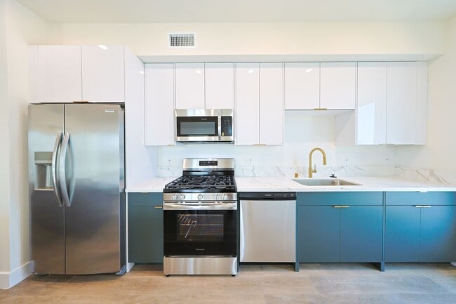 Interior Photo - Orion 1317 Jefferson