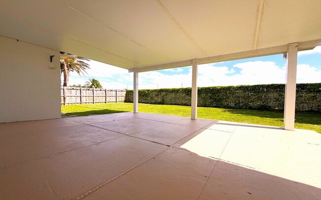Building Photo - 15840 SW 152nd Ct