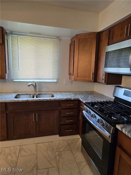 Foto del edificio - 1074 E 167th St