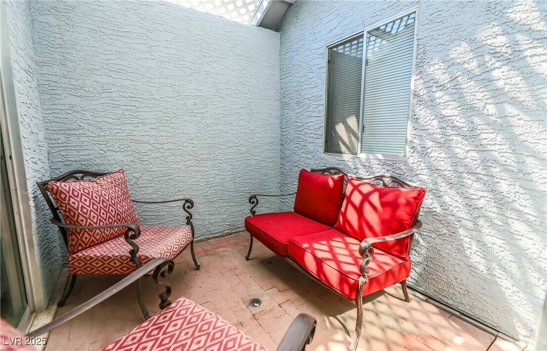Foto principal - 6737 W Evanston Ave