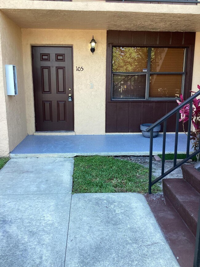 Foto del edificio - 5985 Forest Hill Blvd
