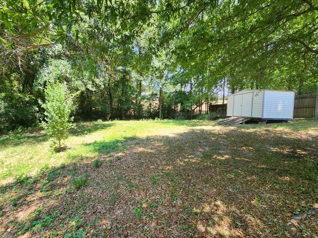 Building Photo - 3 Bedroom 2 Bath 2 Car Garage, North Columbus