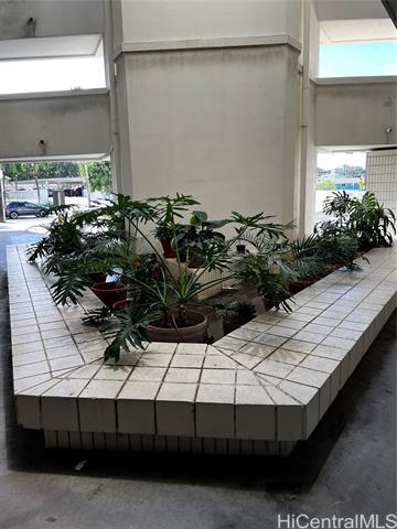 Building Photo - 2860 Waialae Ave