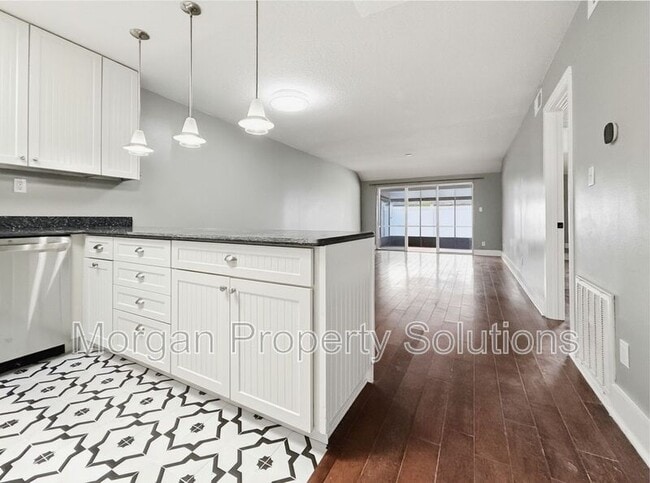 Foto del edificio - 892 Claydon Way