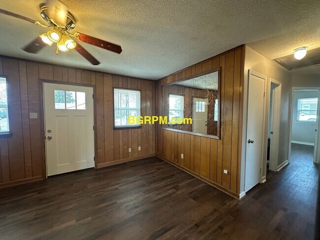 Foto del edificio - 6 Waterfront Dr