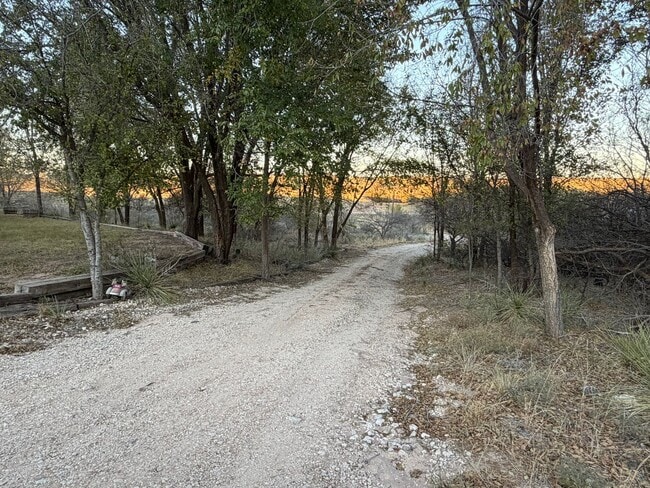 Building Photo - Beautiful Yellow House Canyon