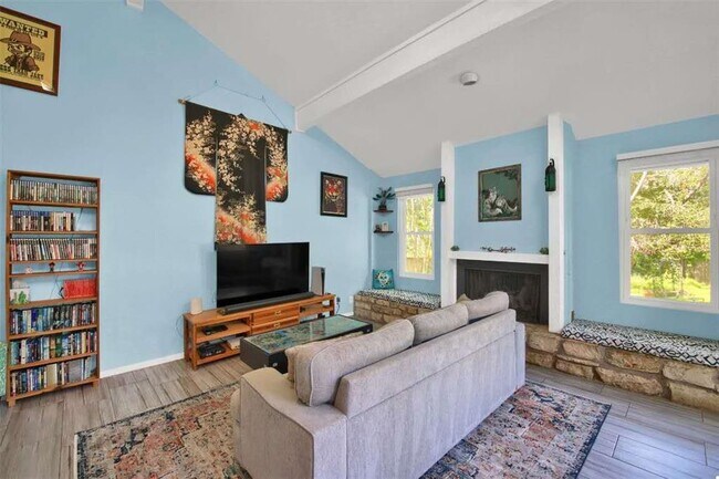 Building Photo - 11510 Oak Knoll Dr