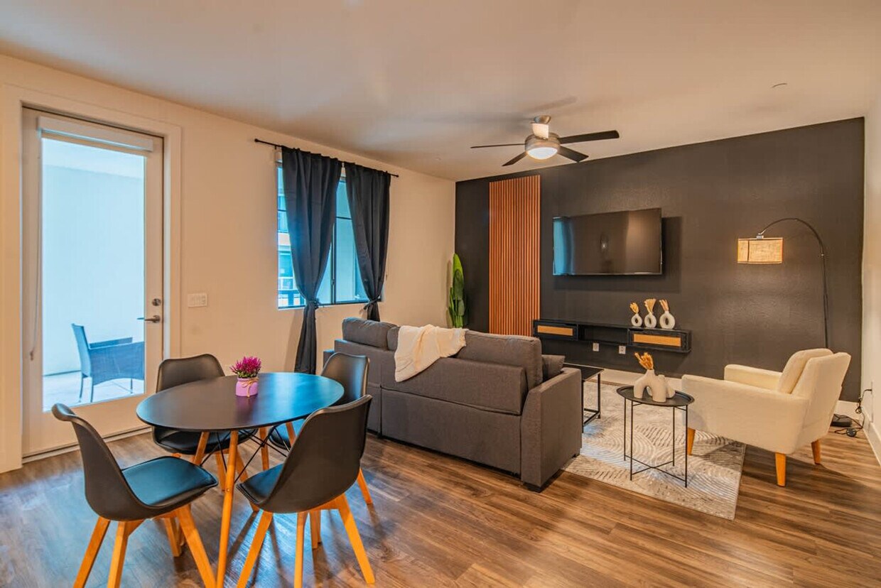 Foto principal - 15501 N Dial Blvd