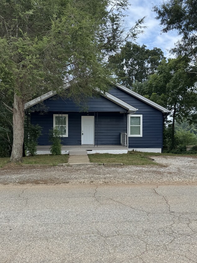 Primary Photo - 30 Renfrew Ave