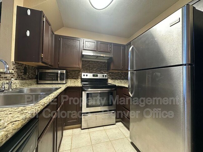 Building Photo - 3030 W Prentice Ave