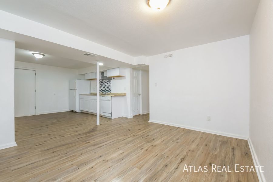 Foto principal - TWO WEEKS FREE RENT! Cozy 2 Bedroom, 1 Bat...