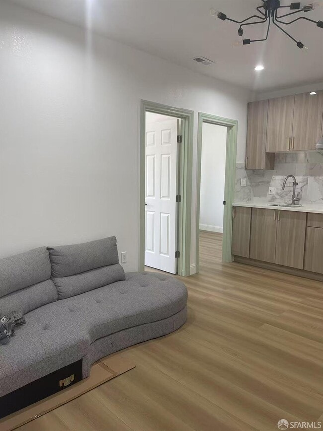 Foto del edificio - 1435 Newcomb Ave