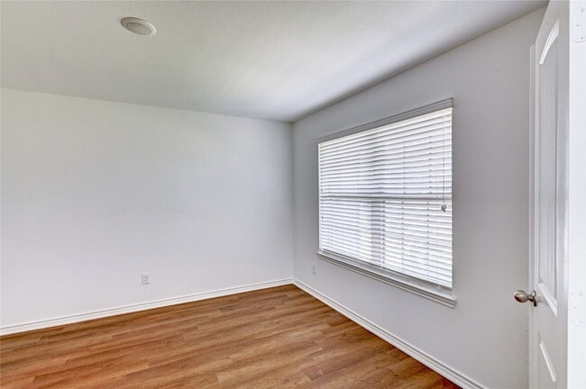 Building Photo - 9230 Mission Arbor Ln