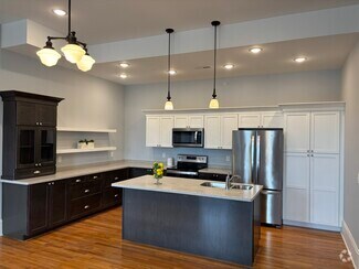 Building Photo - 219 3rd Ave SW