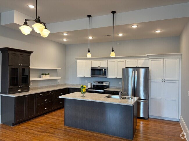 Building Photo - 219 3rd Ave SW