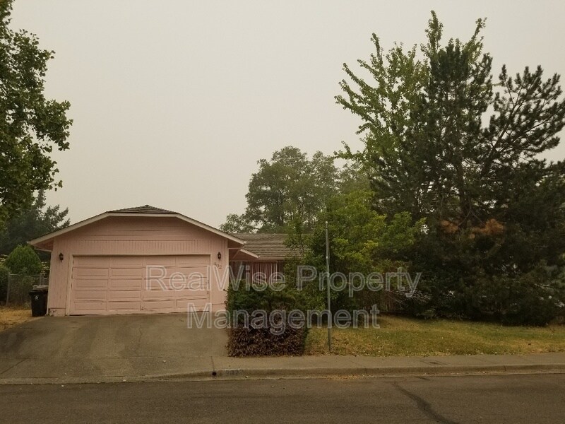 Primary Photo - 902 NW Carol Dr