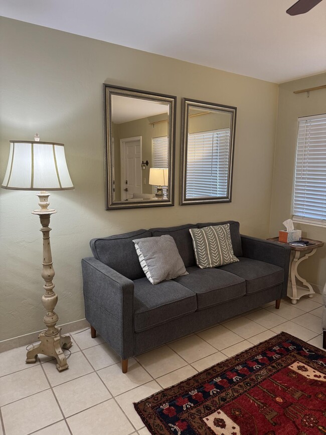 Foto del edificio - 3362 Cynthia Ln