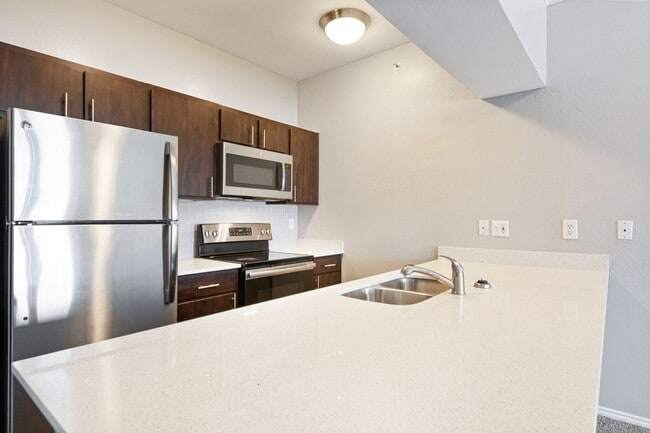 Building Photo - Tides at Midtown