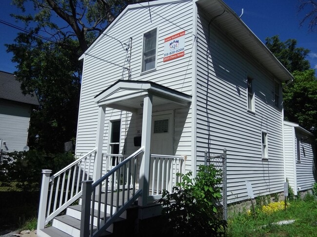 Photo - 203.5 Cherry St House