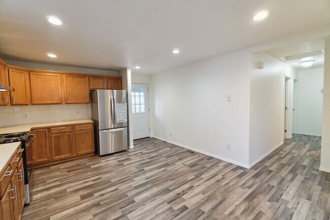 Building Photo - Recently Updated Single Family Home on Spo...