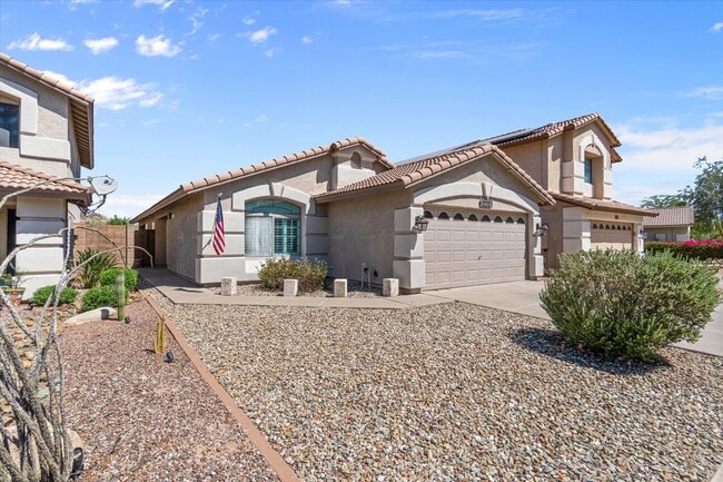 Building Photo - 2212 E Vista Bonita Dr