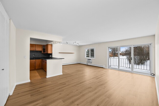 Foto del edificio - 10385 Dearlove Rd