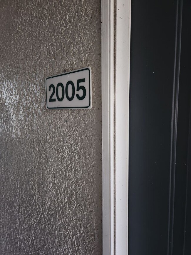 Building Photo - 2005 Hemingway Cir