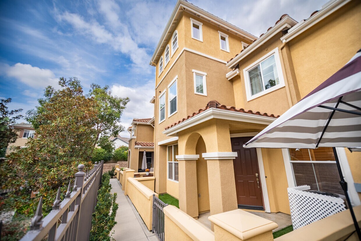 1722 Ave, San Marcos, CA 92078 Townhome Rentals in San Marcos