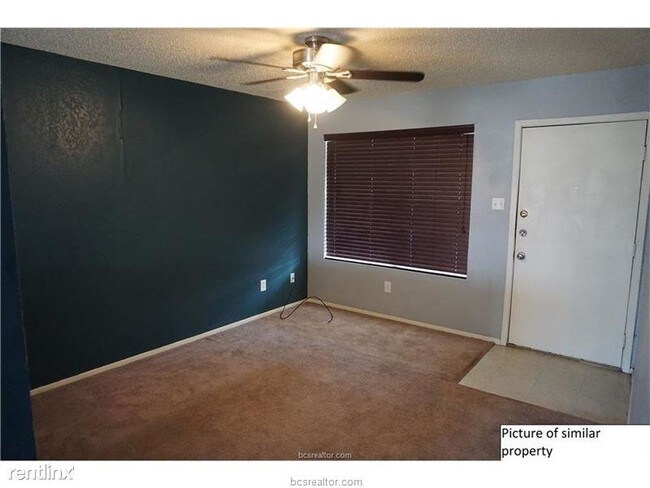Building Photo - 407 Manuel Dr