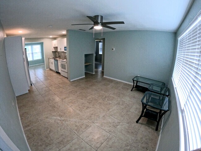 Building Photo - 15 Palm Dr