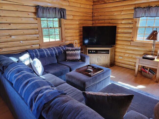 Foto del edificio - 40 Poplar Ln