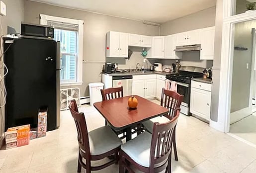 Images are representative samples of the advertised unit. Actual units shown during tours may differ - 168 Hillside St