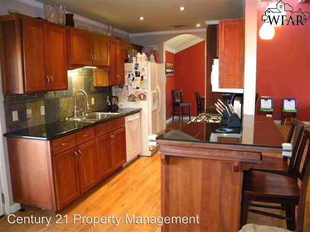 Building Photo - 4909 Big Bend Dr