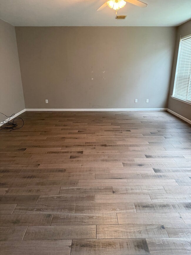 Building Photo - 21910 Willow Downs Dr