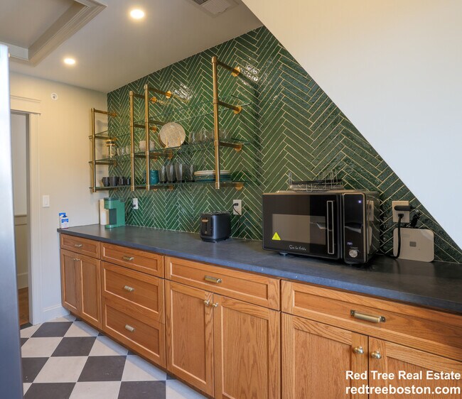 Foto del edificio - 44 Winslow Rd