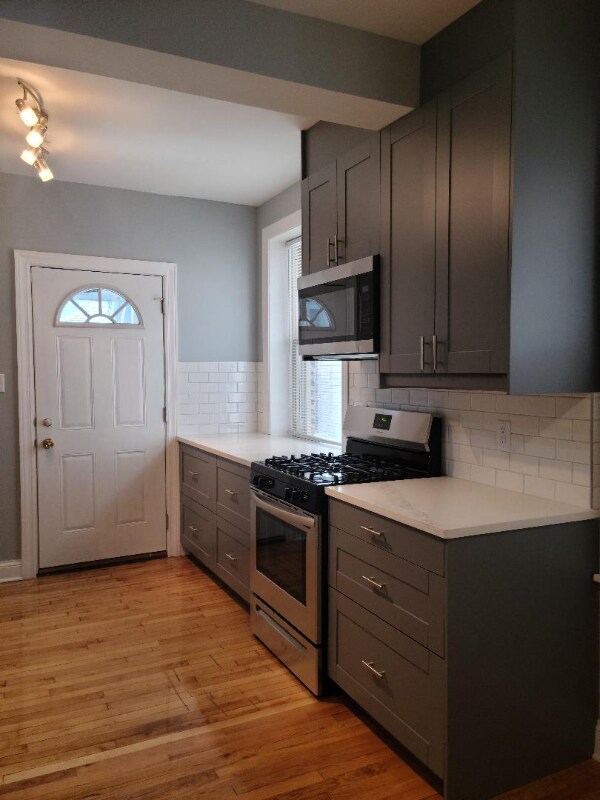 Building Photo - 4837 W Addison St