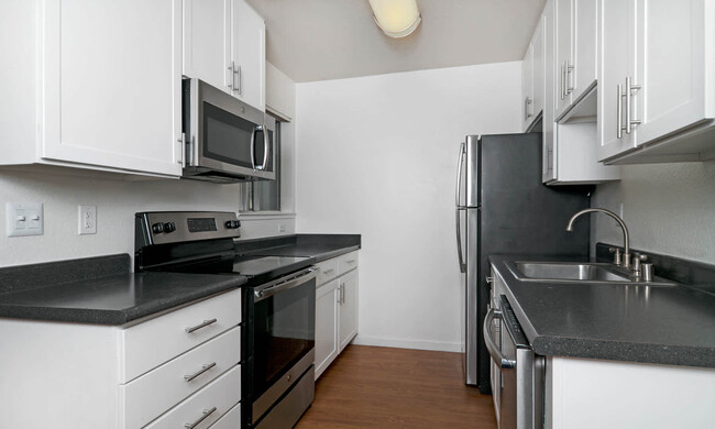 Kitchen with Stainless Steel Appliances - Creekside