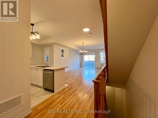 Building Photo - 35 Jaffna Ln