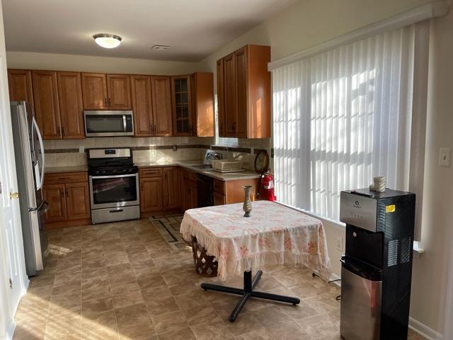 Building Photo - 21 Lillian Ter