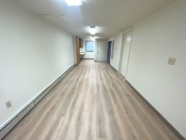 Building Photo - Studio apartment with all utilities included