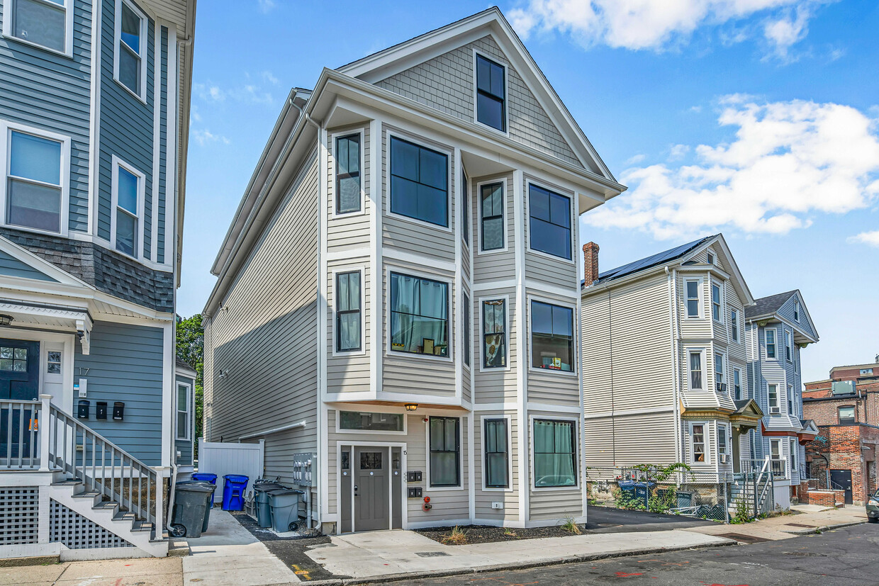 Primary Photo - 15 Maywood St
