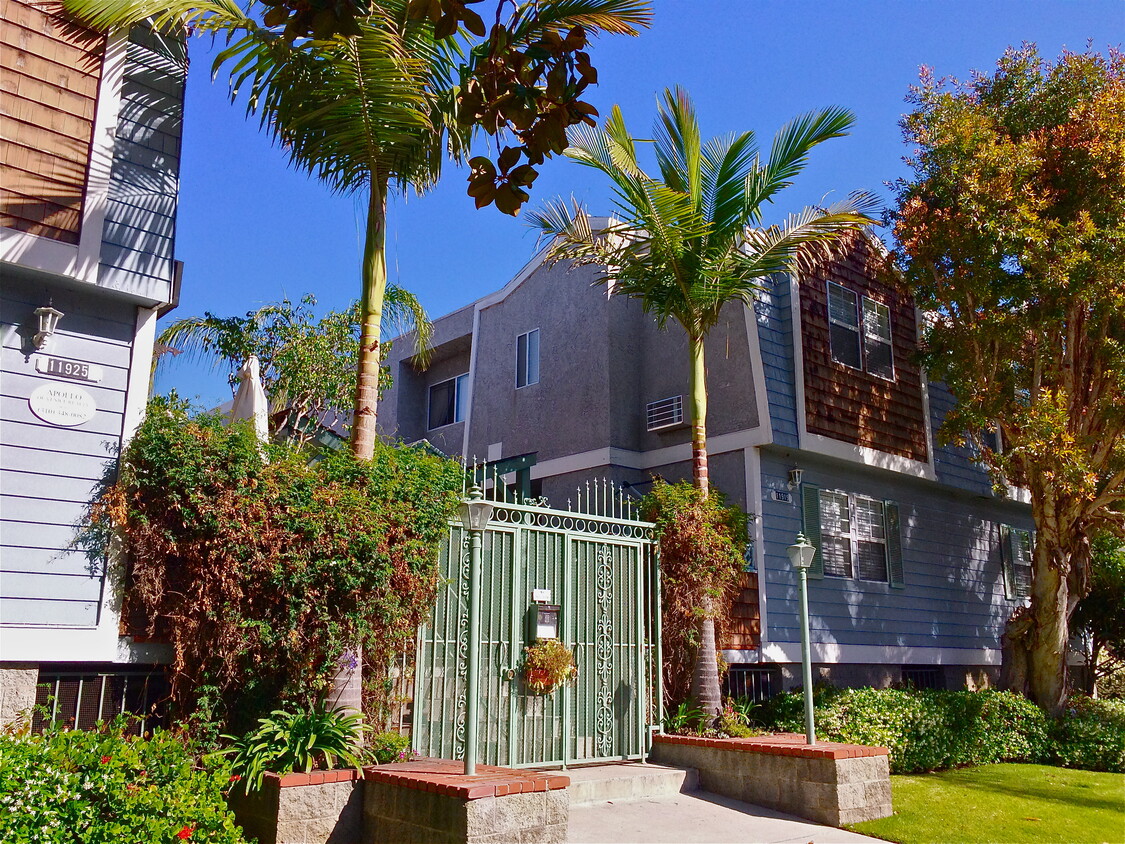 Front Entrance - 11925 Avon Way