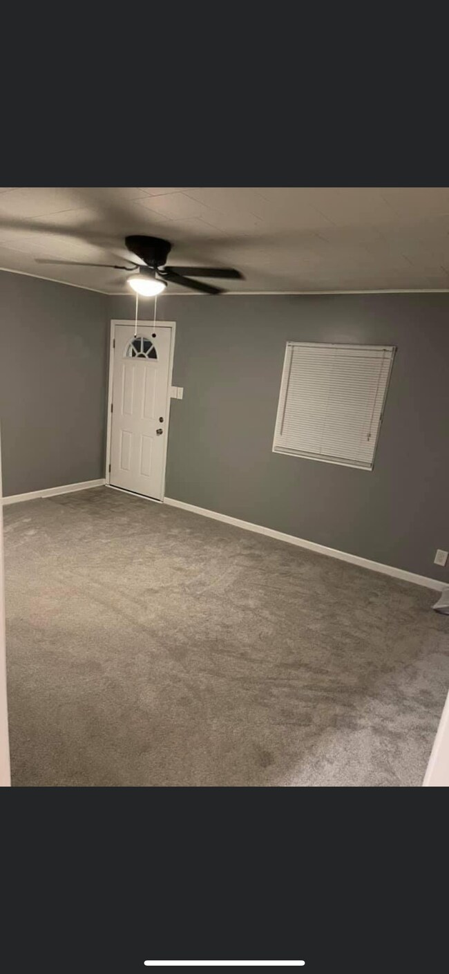 Building Photo - 1915 Underwood St