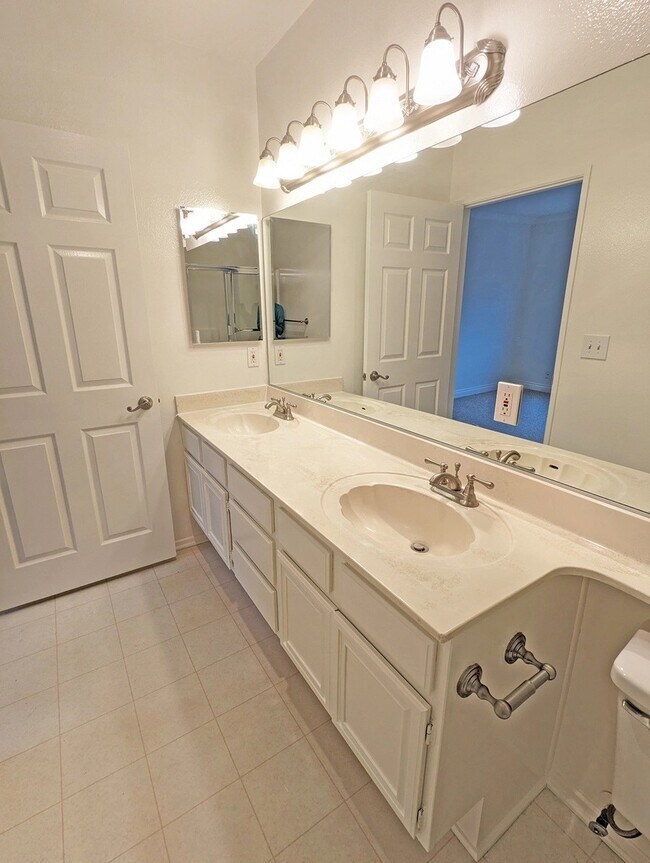 Building Photo - 4454 Coldwater Canyon Ave